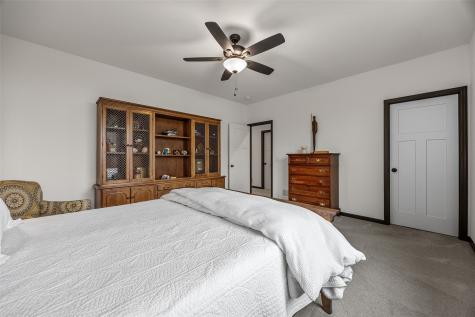 5889 Meadow Grass Circle SE Cedar Rapids IA 52403