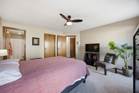 4330 Westchester Drive NE Cedar Rapids IA 52402