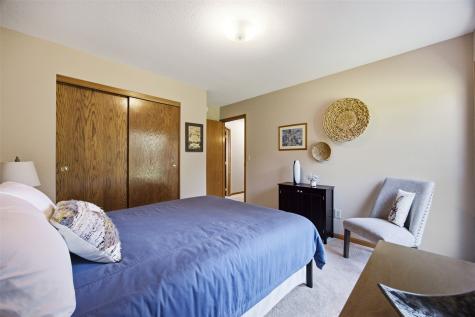 4330 Westchester Drive NE Cedar Rapids IA 52402