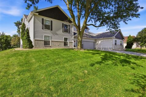 4330 Westchester Drive NE Cedar Rapids IA 52402