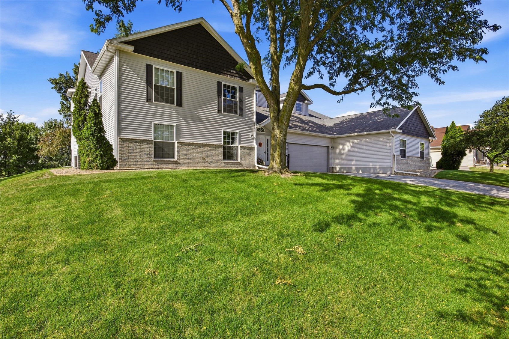4330 Westchester Drive NE Cedar Rapids IA 52402