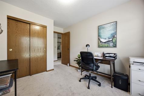 4330 Westchester Drive NE Cedar Rapids IA 52402