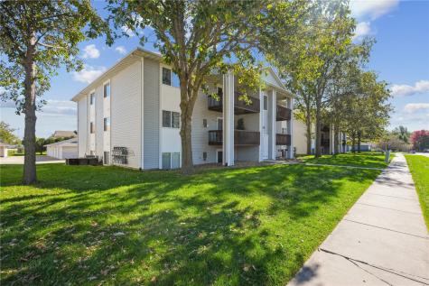 560 Augusta Circle #9 North Liberty IA 52317