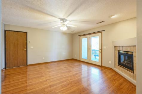 560 Augusta Circle #9 North Liberty IA 52317