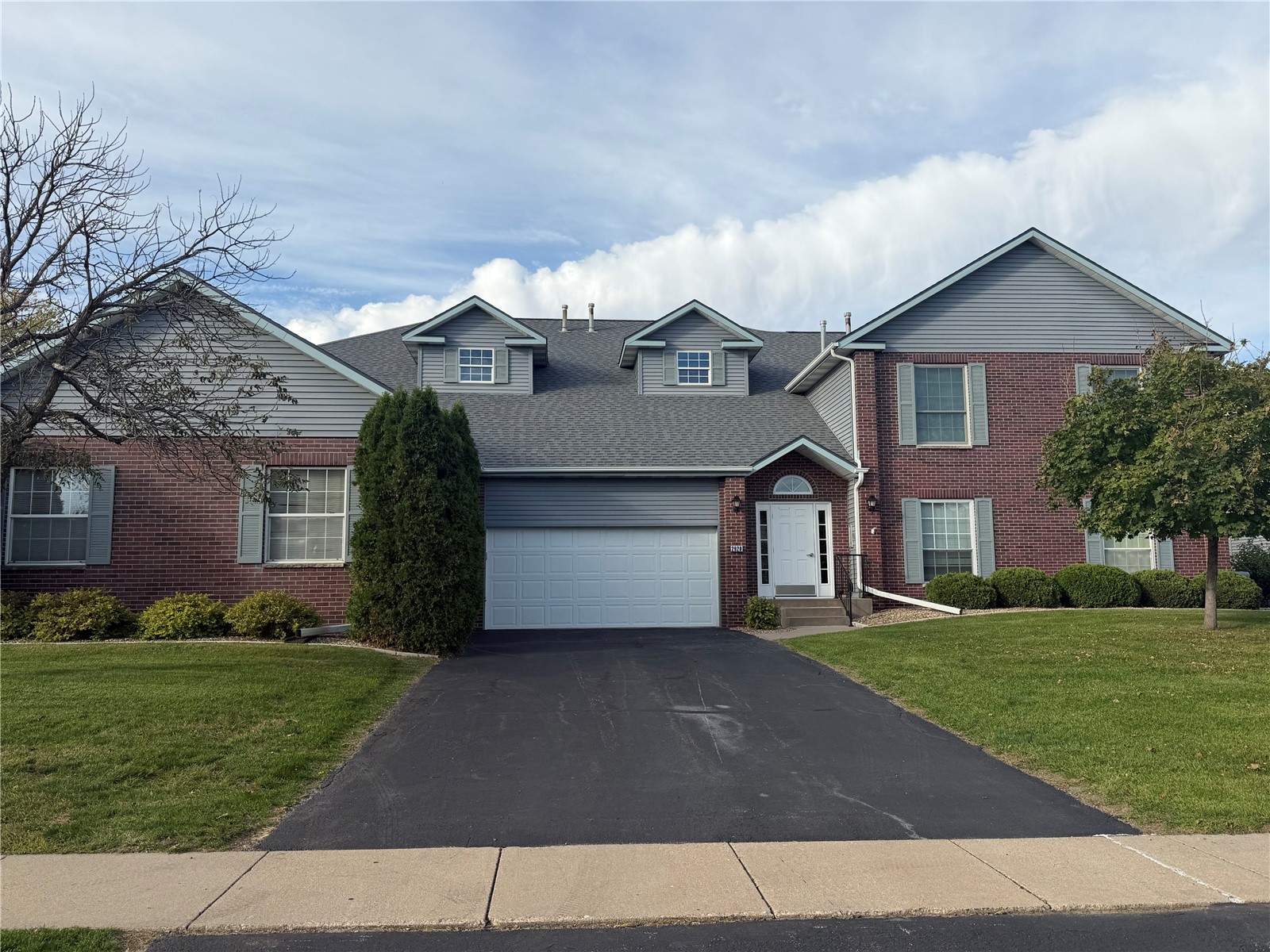 2920 Towne House Drive NE Cedar Rapids IA 52402