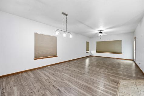 7101 Waterview Drive SW Cedar Rapids IA 52404