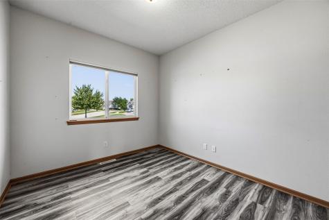 7101 Waterview Drive SW Cedar Rapids IA 52404