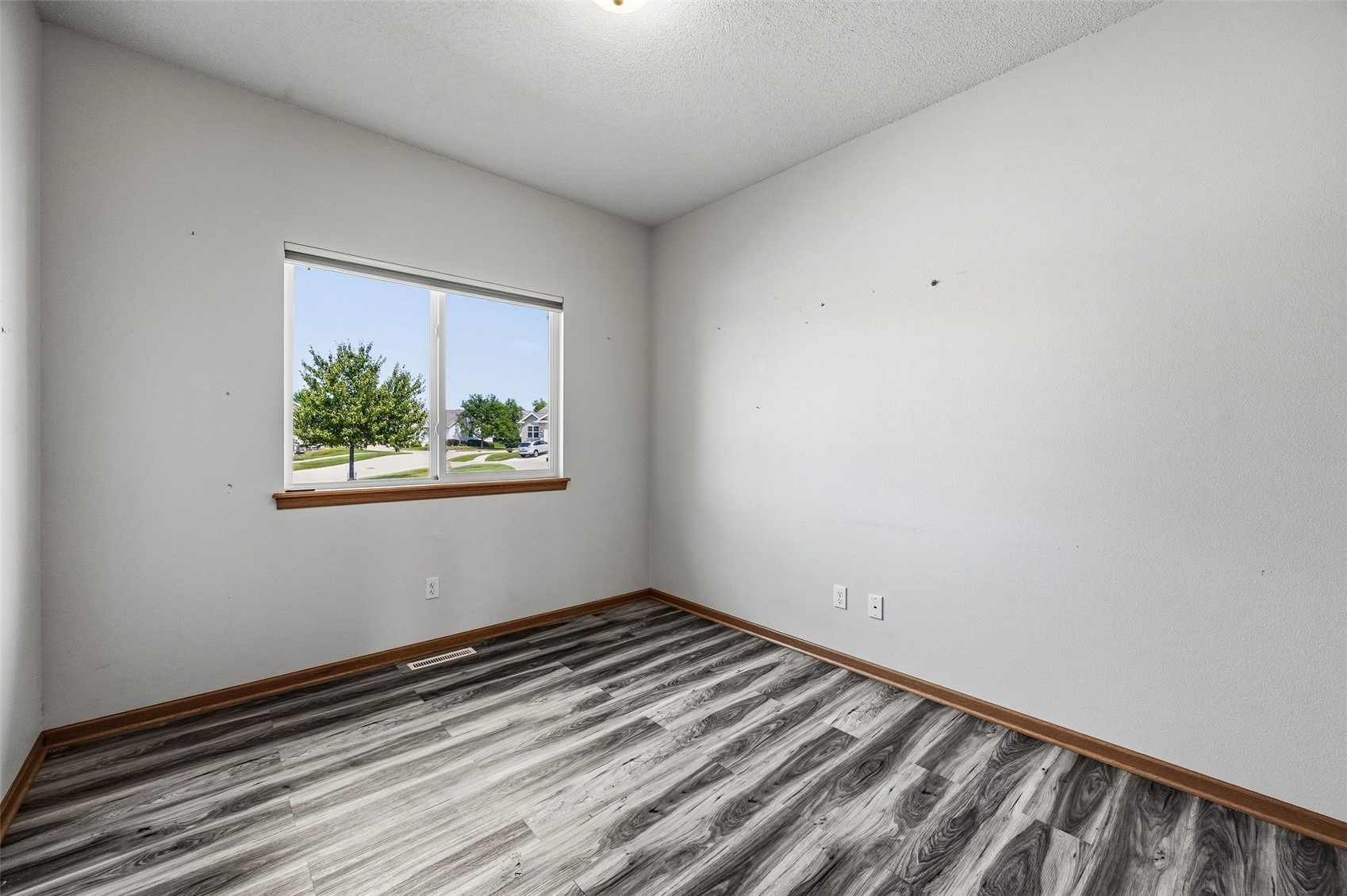 7101 Waterview Drive SW Cedar Rapids IA 52404