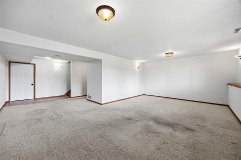 7101 Waterview Drive SW Cedar Rapids IA 52404
