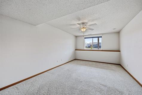 7101 Waterview Drive SW Cedar Rapids IA 52404