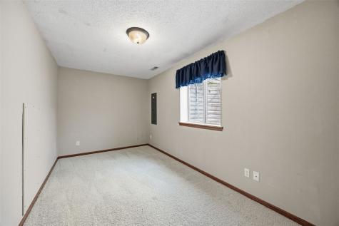 7101 Waterview Drive SW Cedar Rapids IA 52404