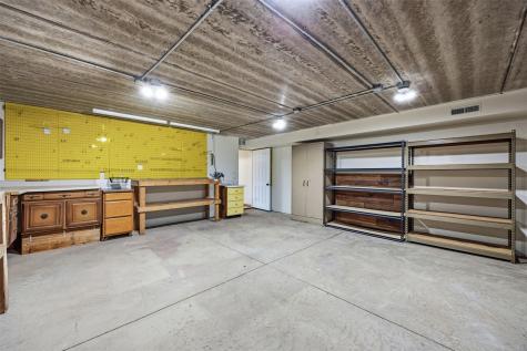 7101 Waterview Drive SW Cedar Rapids IA 52404