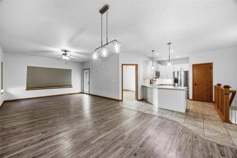 7101 Waterview Drive SW Cedar Rapids IA 52404