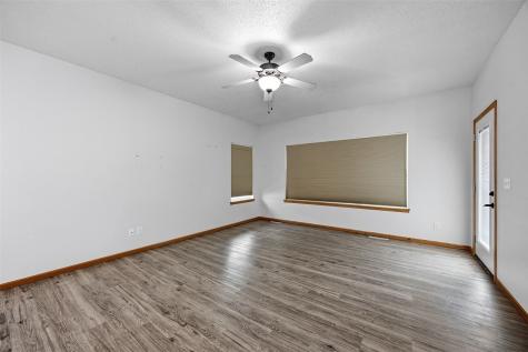 7101 Waterview Drive SW Cedar Rapids IA 52404