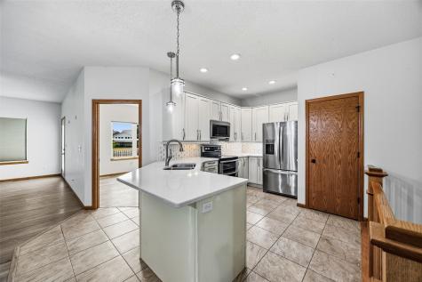7101 Waterview Drive SW Cedar Rapids IA 52404