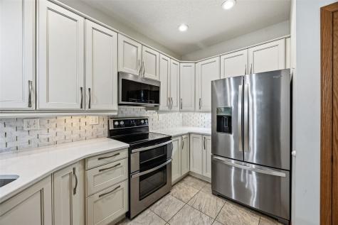 7101 Waterview Drive SW Cedar Rapids IA 52404