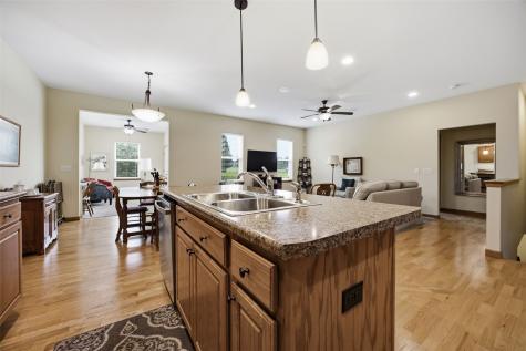607 Stone Hedge Drive NW Cedar Rapids IA 52405