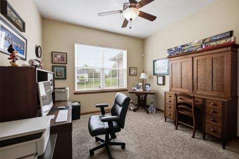 607 Stone Hedge Drive NW Cedar Rapids IA 52405