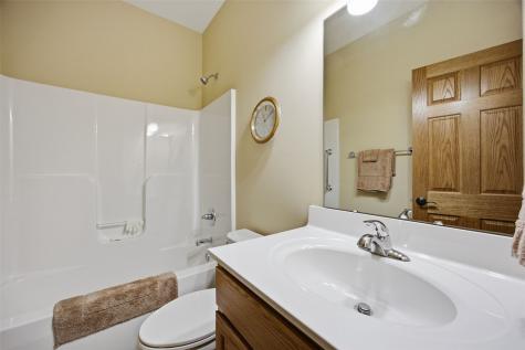 607 Stone Hedge Drive NW Cedar Rapids IA 52405