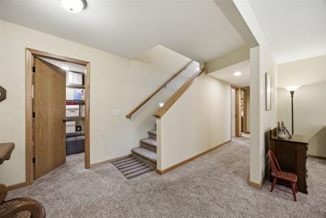 607 Stone Hedge Drive NW Cedar Rapids IA 52405