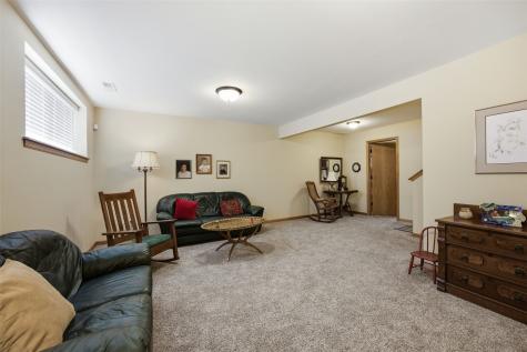 607 Stone Hedge Drive NW Cedar Rapids IA 52405