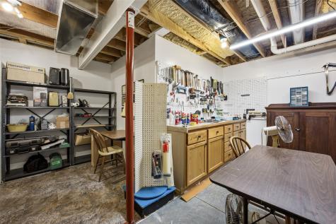607 Stone Hedge Drive NW Cedar Rapids IA 52405