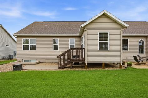 607 Stone Hedge Drive NW Cedar Rapids IA 52405