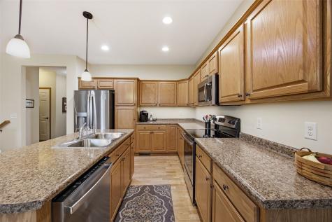 607 Stone Hedge Drive NW Cedar Rapids IA 52405