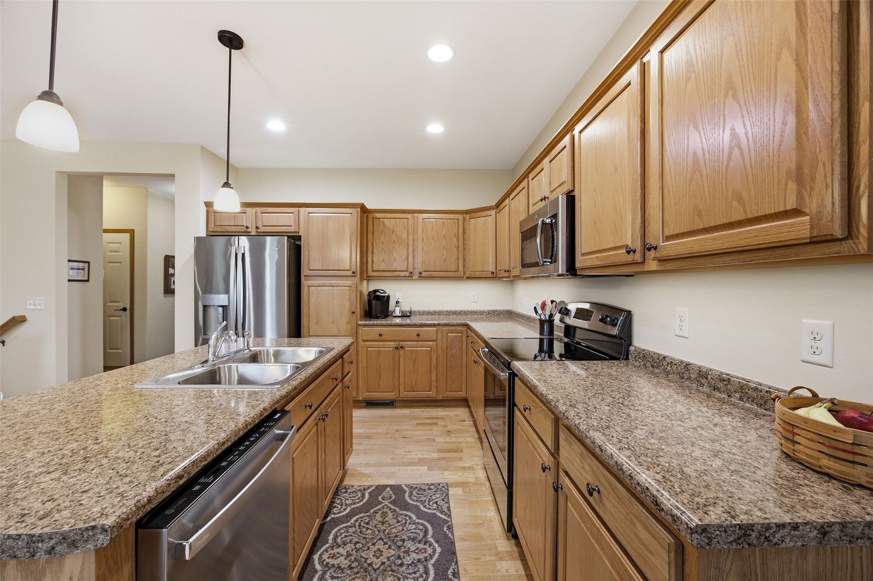 607 Stone Hedge Drive NW Cedar Rapids IA 52405