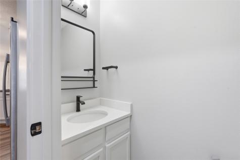 1079 74th NE Cedar Rapids IA 52402