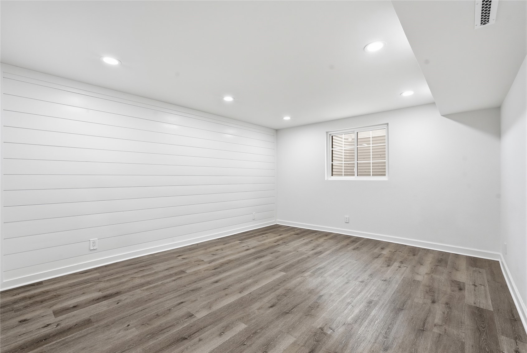 1079 74th NE Cedar Rapids IA 52402