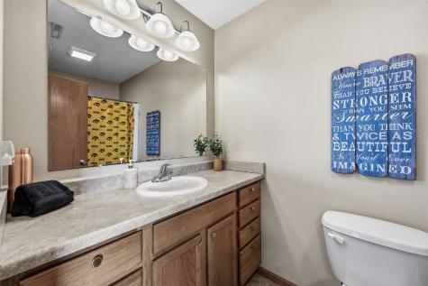 366 Kelso Drive Fairfax IA 52228