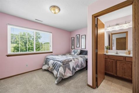 366 Kelso Drive Fairfax IA 52228
