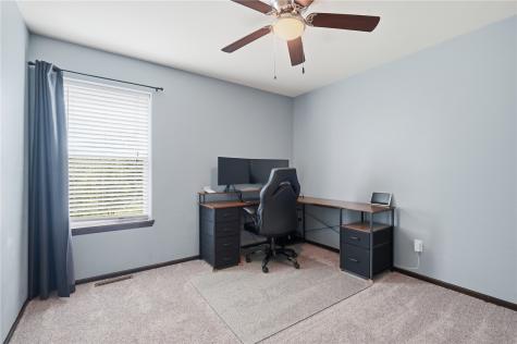 5613 Dostal Drive Cedar Rapids IA 52404