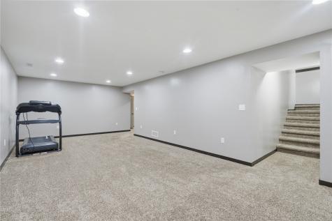 5613 Dostal Drive Cedar Rapids IA 52404
