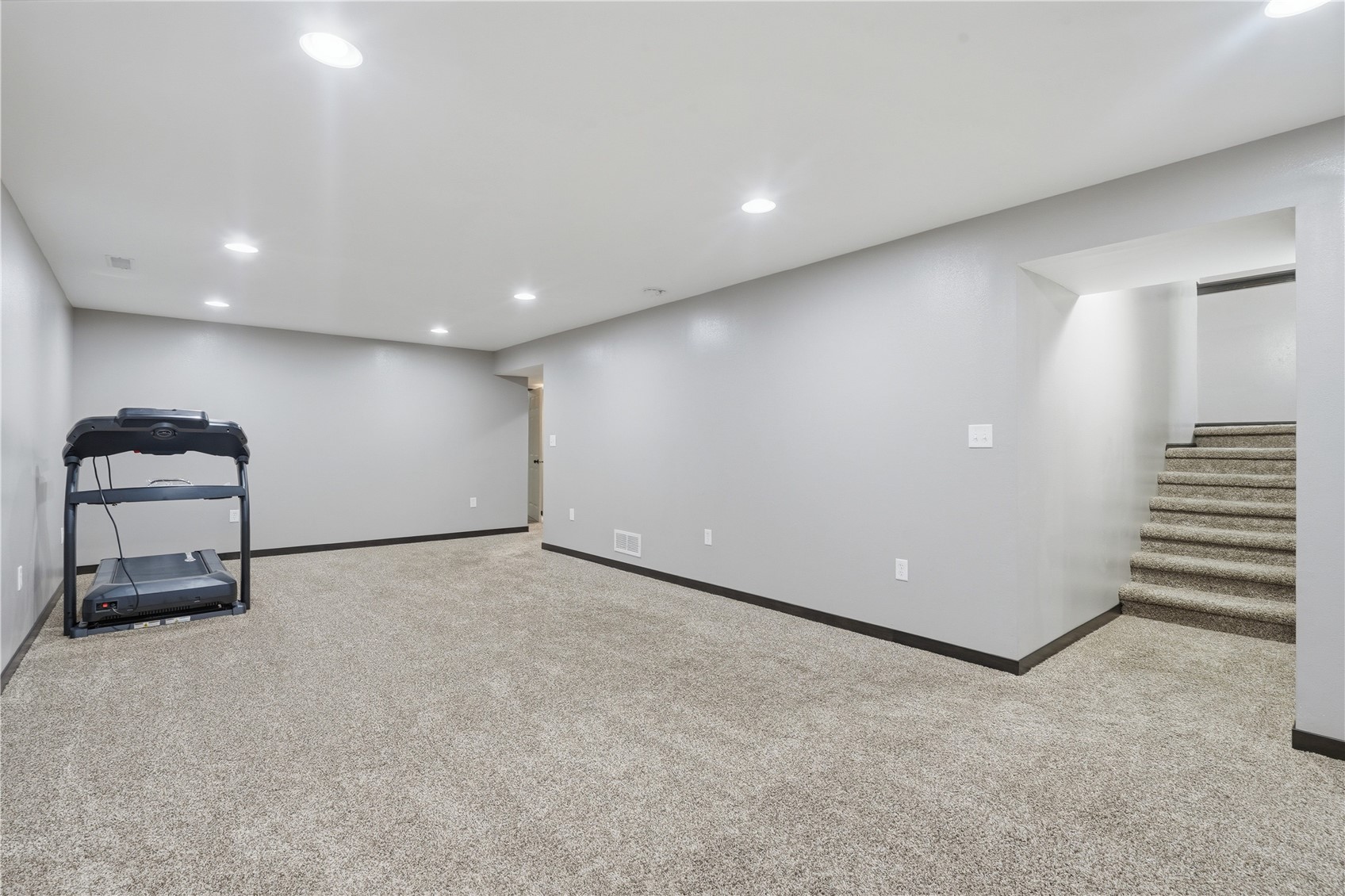 5613 Dostal Drive Cedar Rapids IA 52404