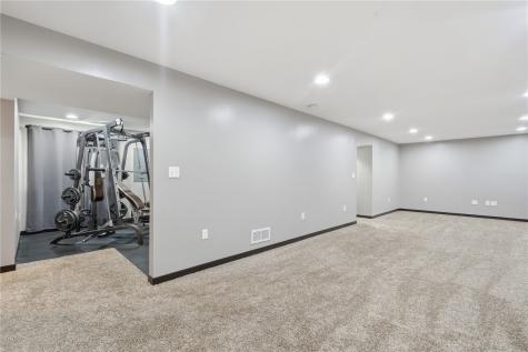 5613 Dostal Drive Cedar Rapids IA 52404