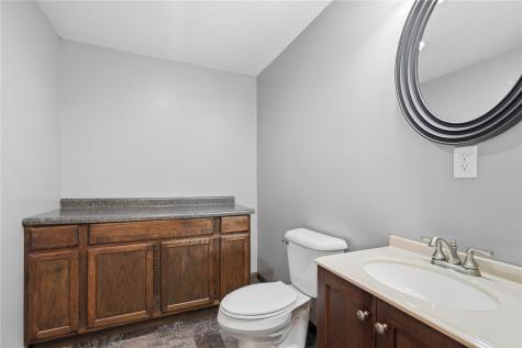 5613 Dostal Drive Cedar Rapids IA 52404