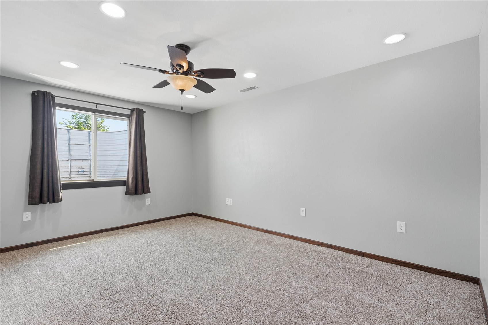 5613 Dostal Drive Cedar Rapids IA 52404