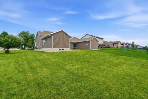 5613 Dostal Drive Cedar Rapids IA 52404