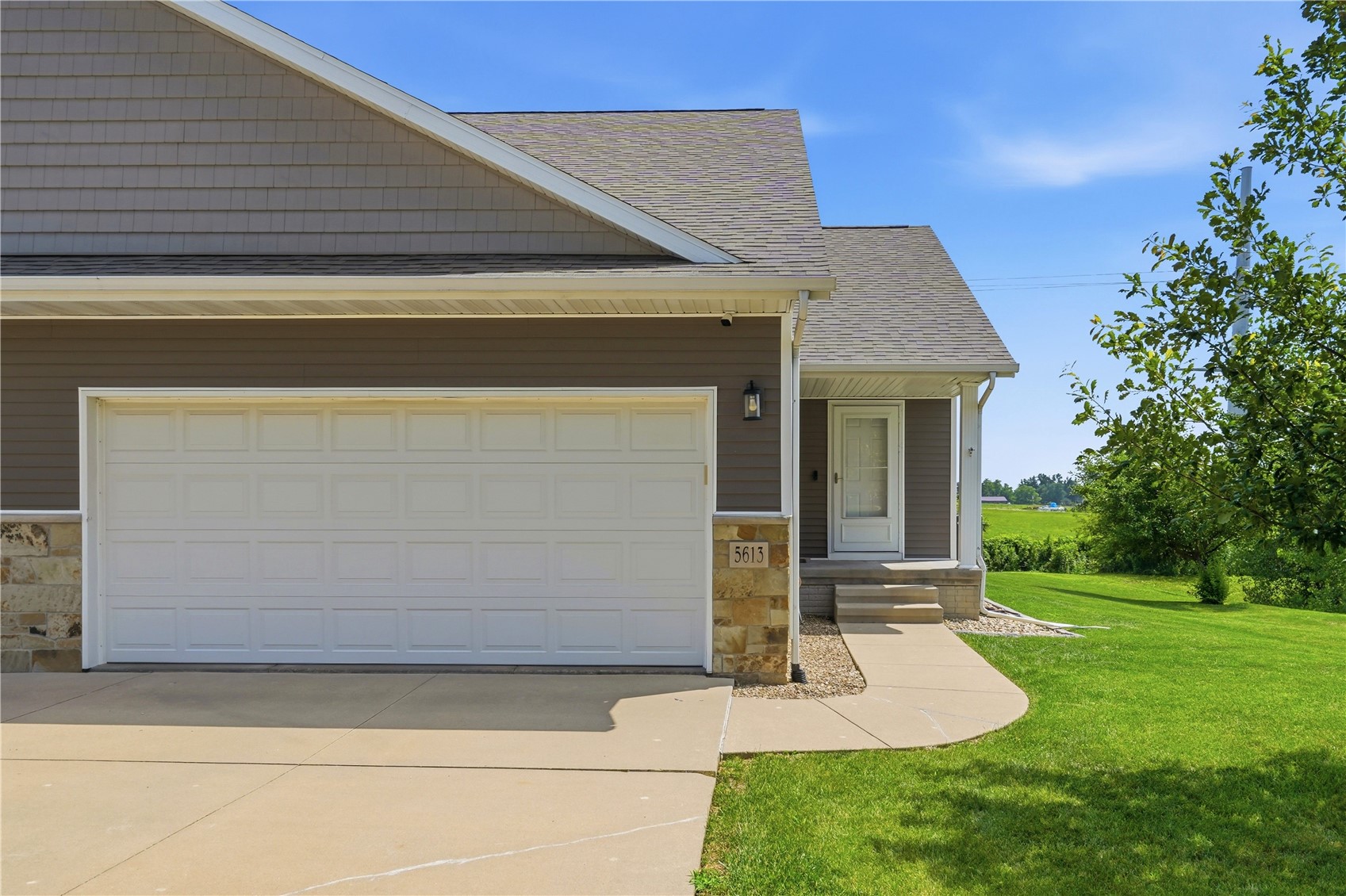 5613 Dostal Drive Cedar Rapids IA 52404