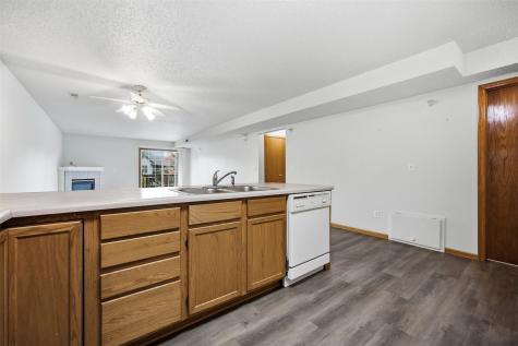 536 West Side Drive Iowa City IA 52246