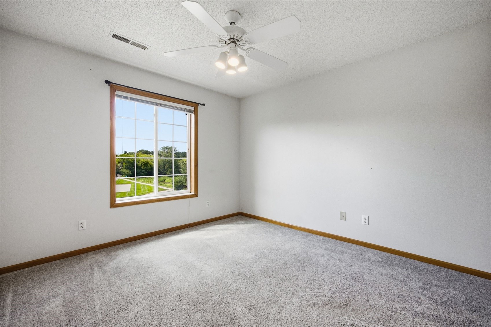 536 West Side Drive Iowa City IA 52246