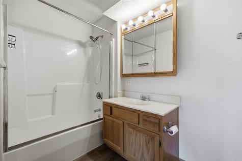 536 West Side Drive Iowa City IA 52246