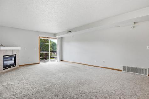 536 West Side Drive Iowa City IA 52246