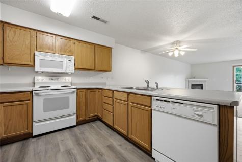 536 West Side Drive Iowa City IA 52246