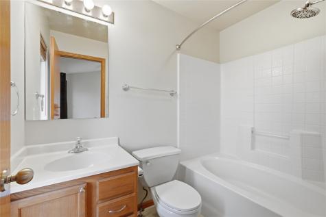 6 Ashford Place Iowa City IA 52245