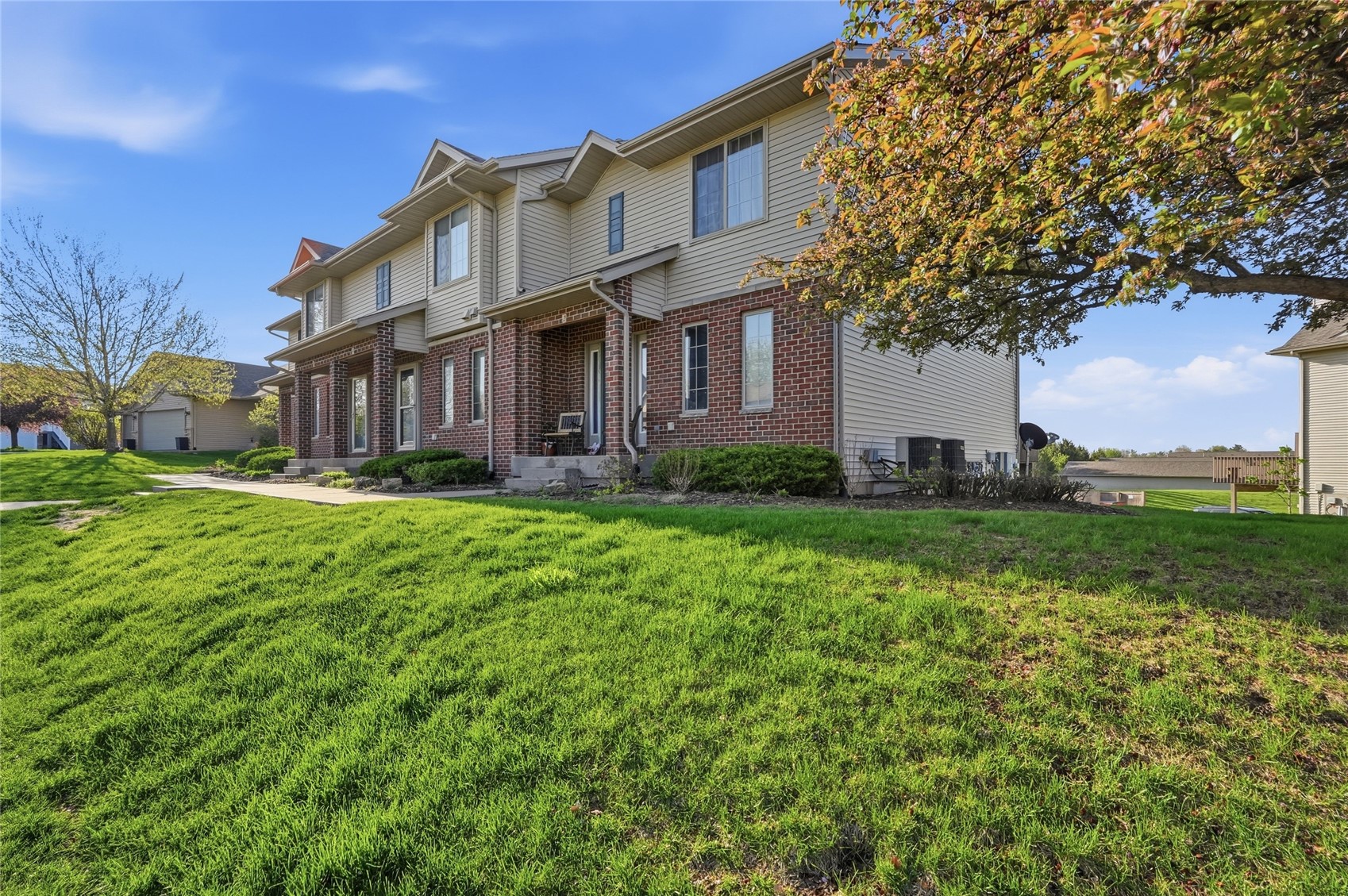 6 Ashford Place Iowa City IA 52245