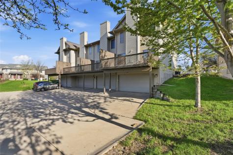 6 Ashford Place Iowa City IA 52245