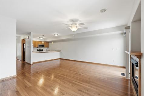 6 Ashford Place Iowa City IA 52245